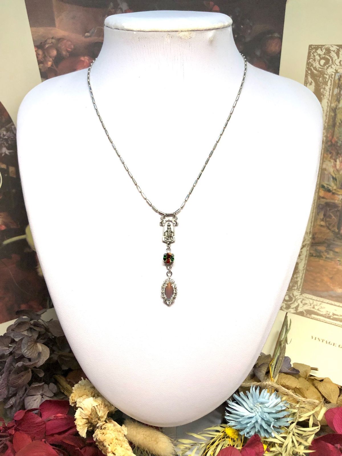 アンティークサフィレットとアイリスガラス(ウランガラス)のネックレス