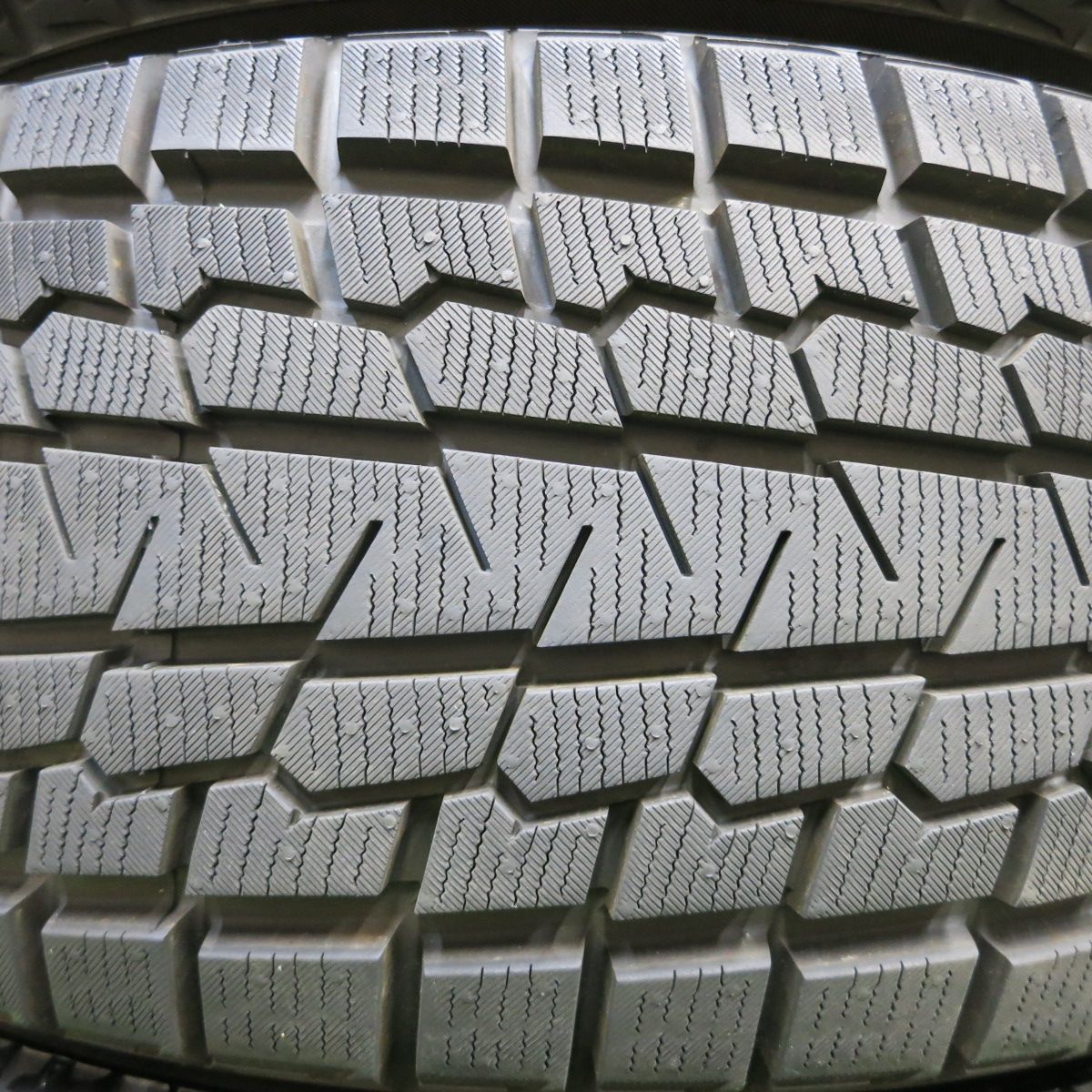 *送料無料*バリ溝！22年！ほぼ10分★スタッドレス 235/55R18 ヨコハマ アイスガード G075 タイヤ 18インチ RAV4 ヴァンガード  ハリアー 等★3120914イスタ