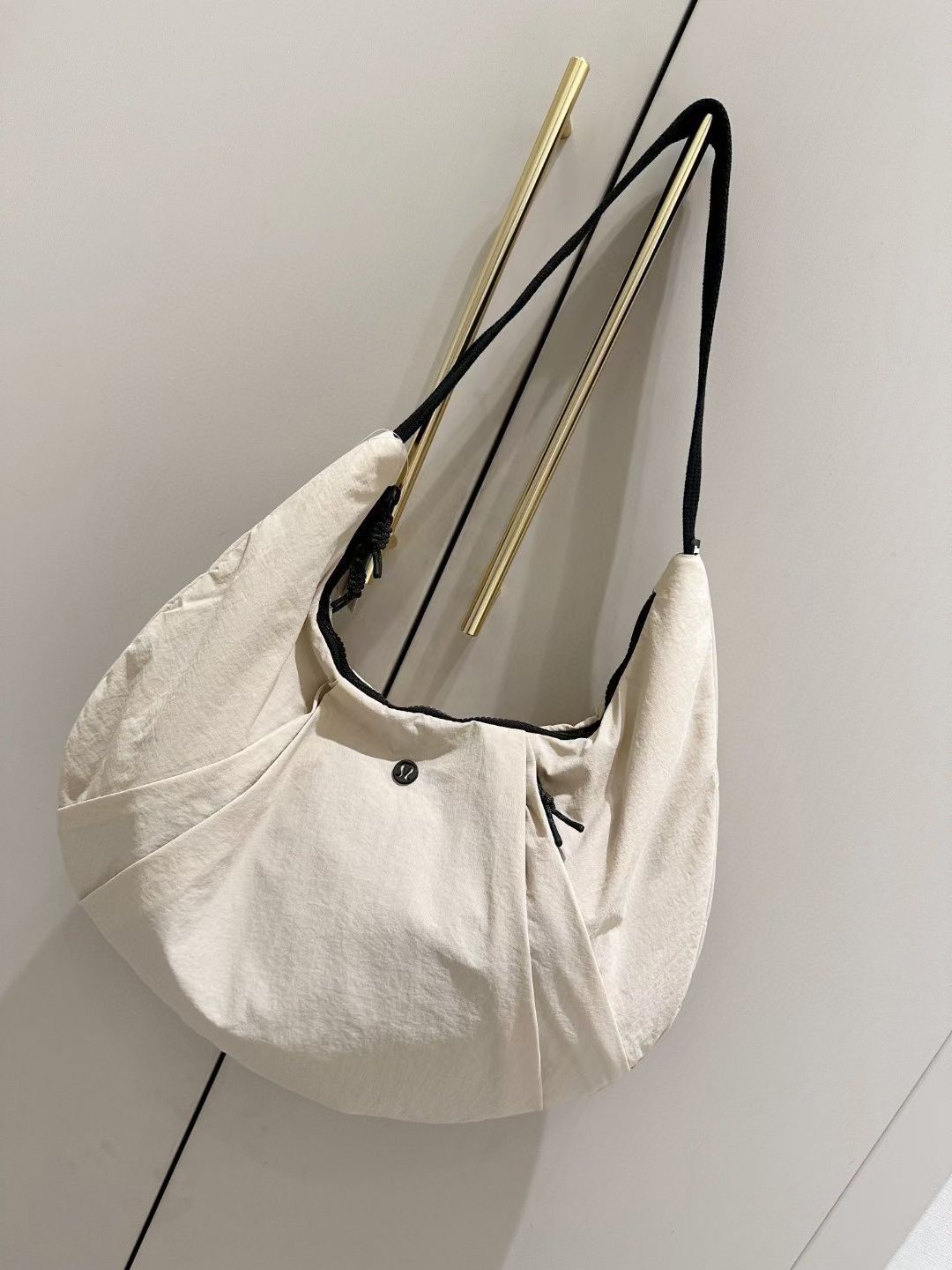 lululemon pleated shoulder bag ルルレモン トートバッグ10L  ショルダーバッグアイボリー