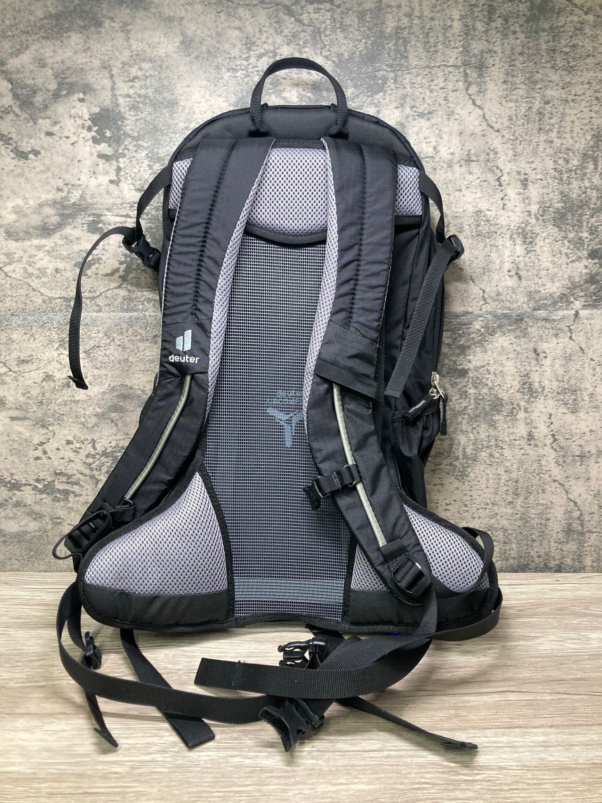 JA748 ドイター deuter velo air 20 バックパック リュック 黒 楽天