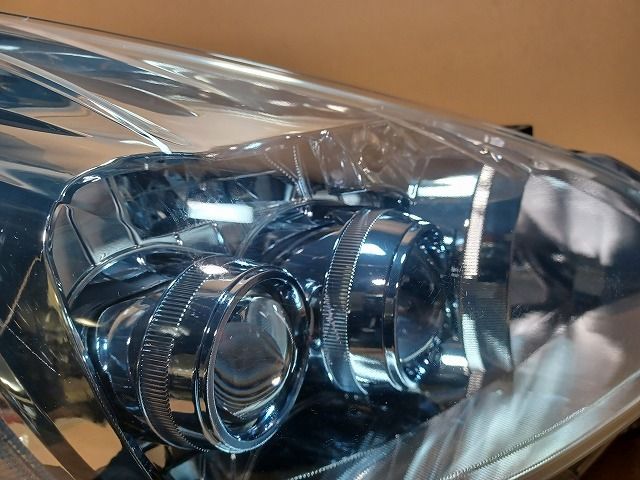 コーティング済 プリウスα ZVW40W 右ヘッドランプ・ヘッドライト G