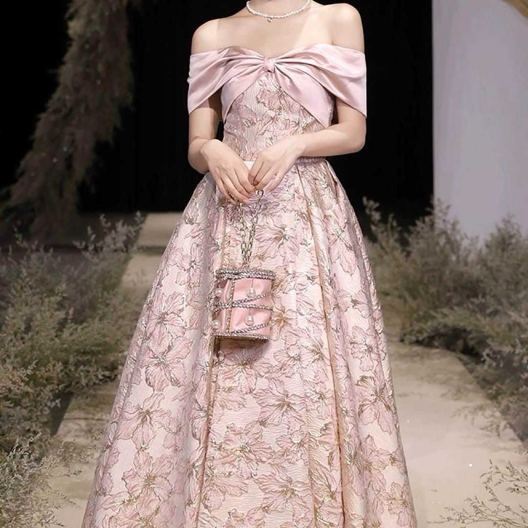 リボンのデザインと花柄が可愛い オフショルイブニングドレス - メルカリ