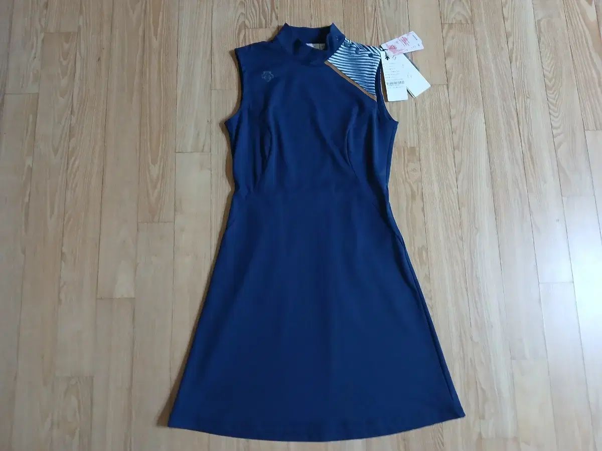 レディースゴルフウェアディセントノースリーブドレス純正新品