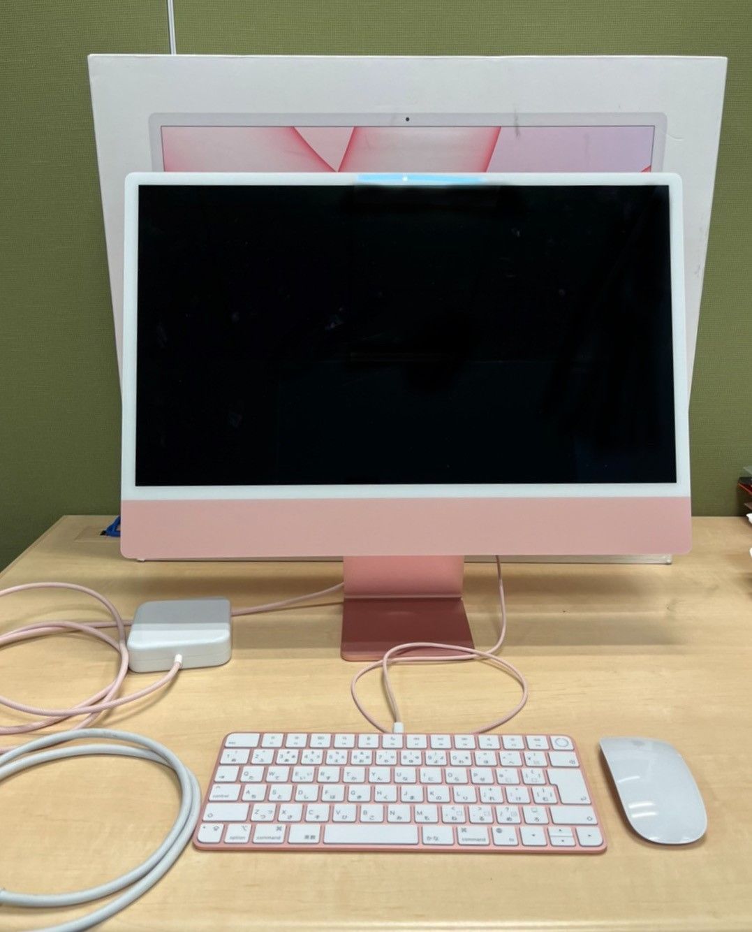 Apple iMac 24インチ 256GB 8GB レッド - メルカリ