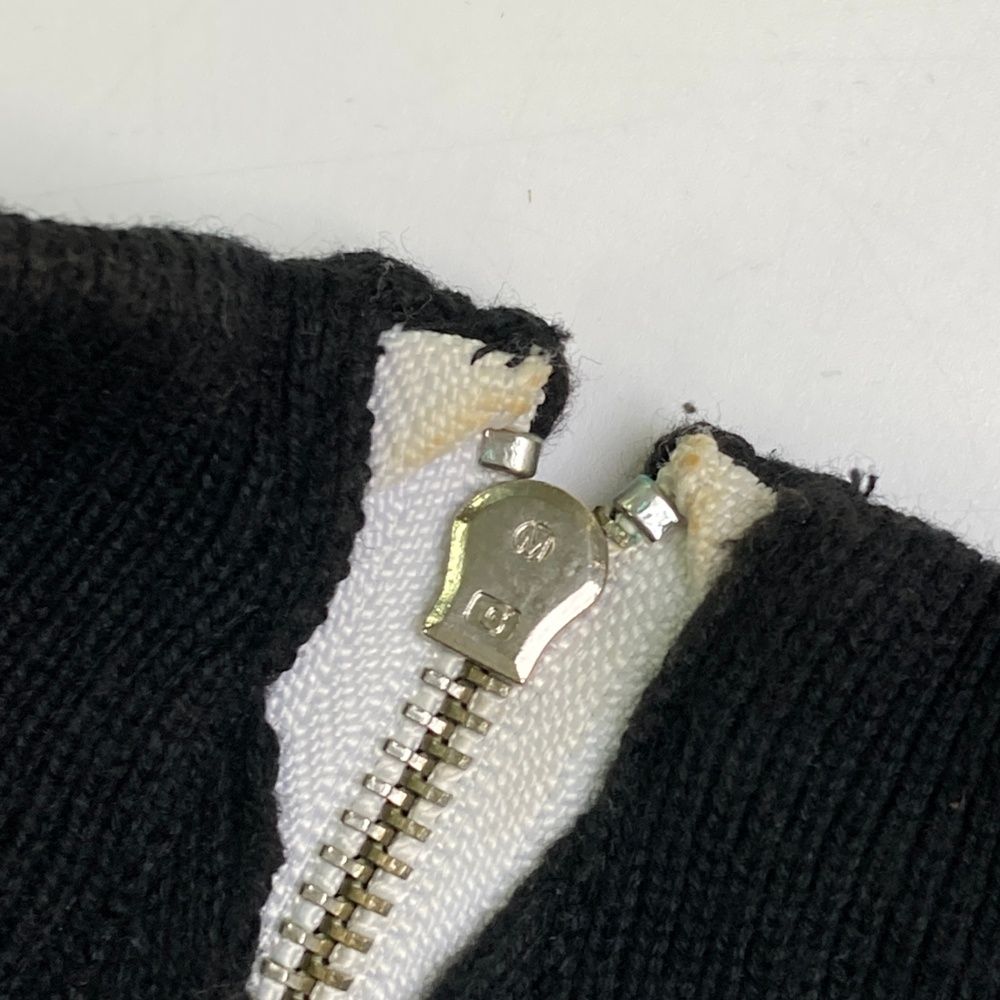 バーディーハント、ニットベスト バーディーハント ニットベスト 黒×レッド 星柄 スカル刺繍