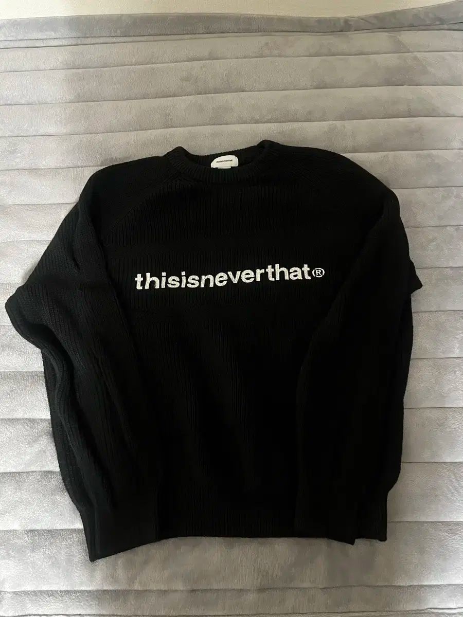 thisisneverthat(ディスイズネバーザット) パーカー