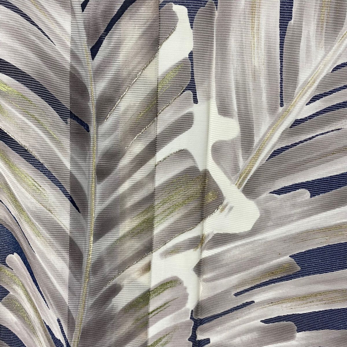 牛首紬 付下げ 石川県指定無形文化財上品な霧模様 裏柳色 しつけ糸 K