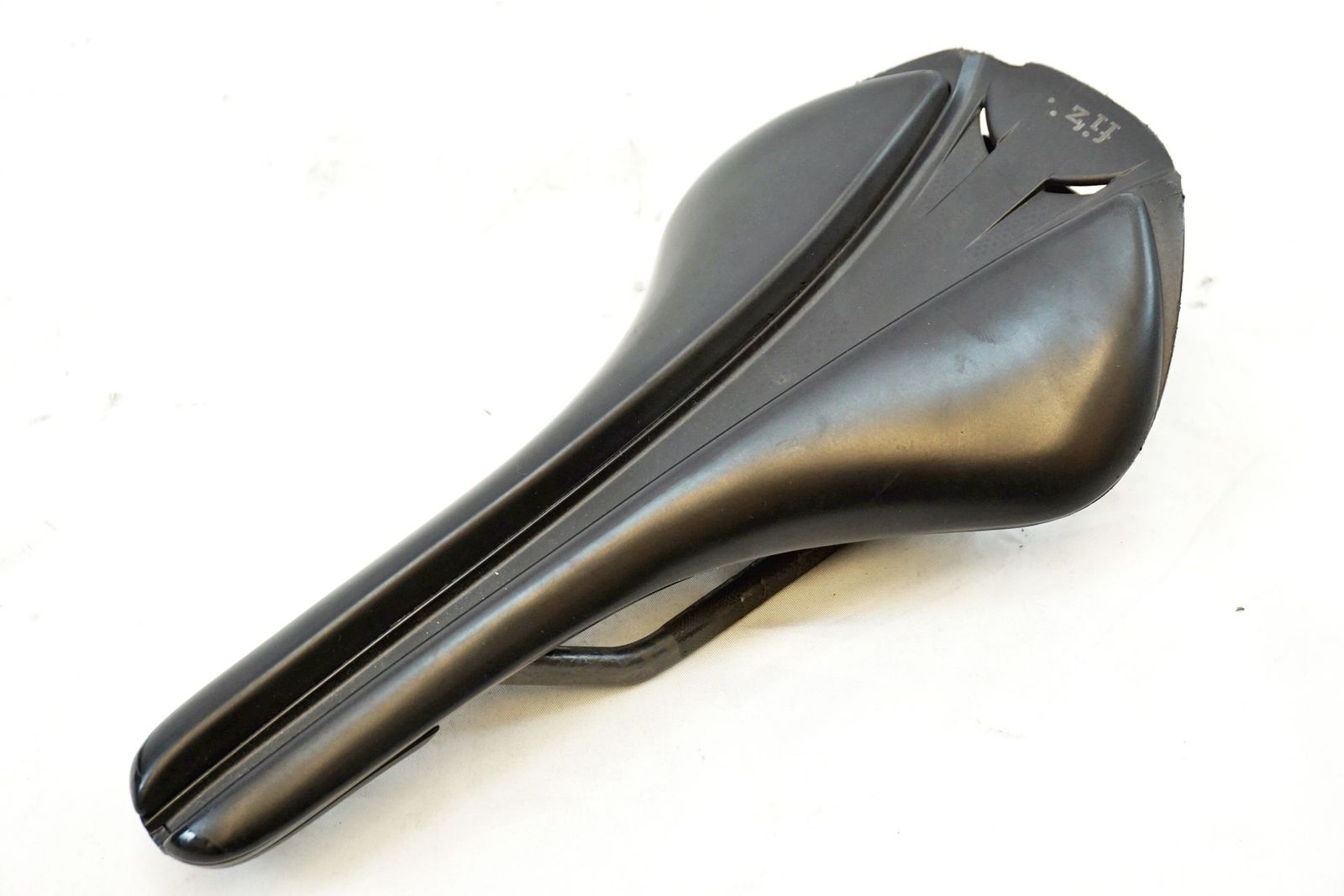 FIZIK 「フィジーク」 ANTARES VERSUS EVO R1 サドル / バイチャリ有明