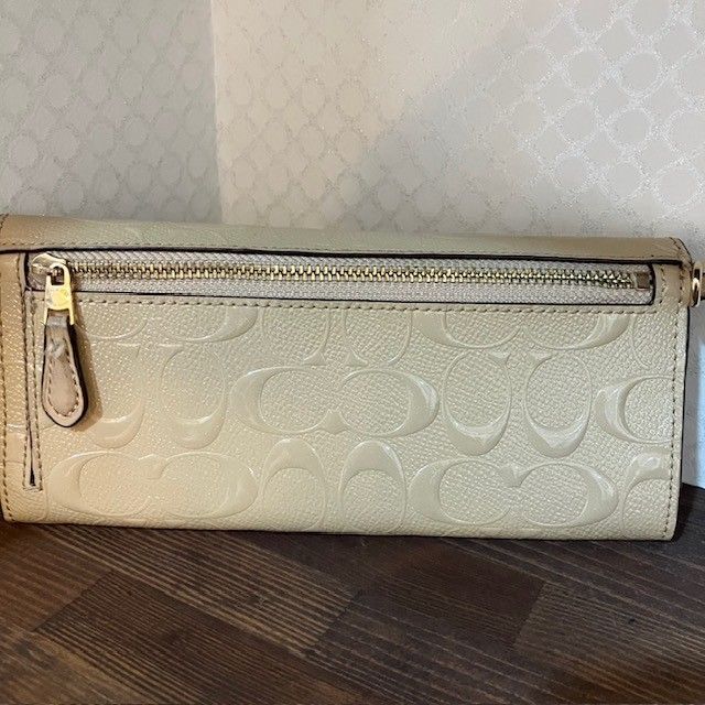コーチ COACH シグネチャー長財布 パテントレザー F2397 - メルカリ