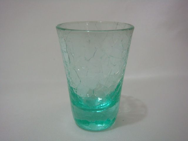 ウランガラス、底厚、グラス。 骨董 時代ガラス 超希少 円錐形 厚底 洋酒グラス ウランガラス ワイン