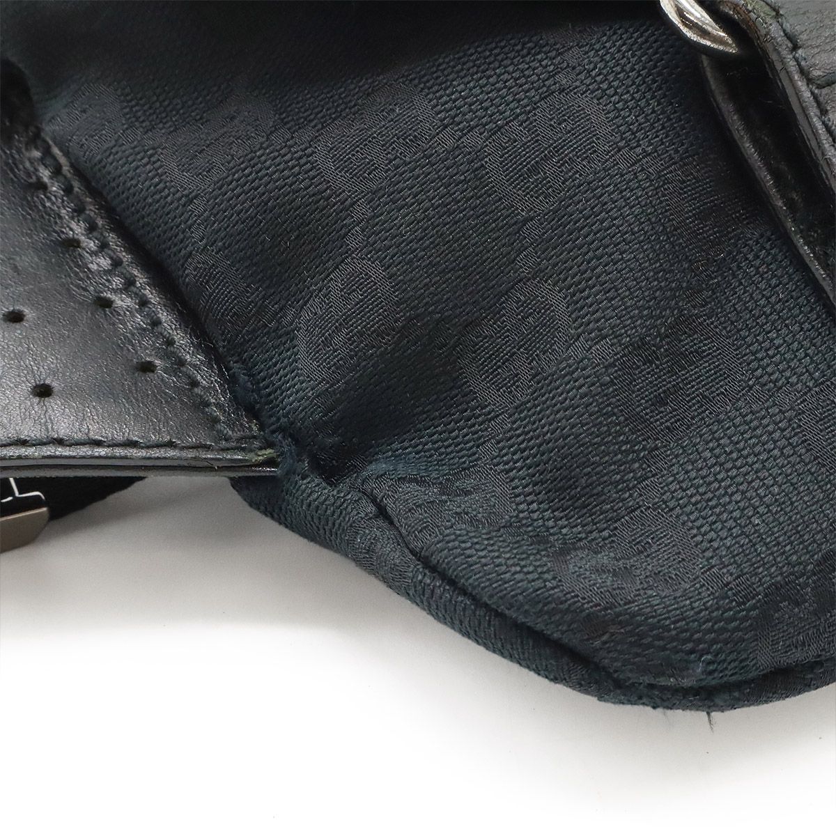 美品　グッチ　GUCCI ボディバッグ　ショルダーバッグ　GGキャンバス　黒 GUCCI グッチ GGキャンバス ボディバッグ ウエストバッグ