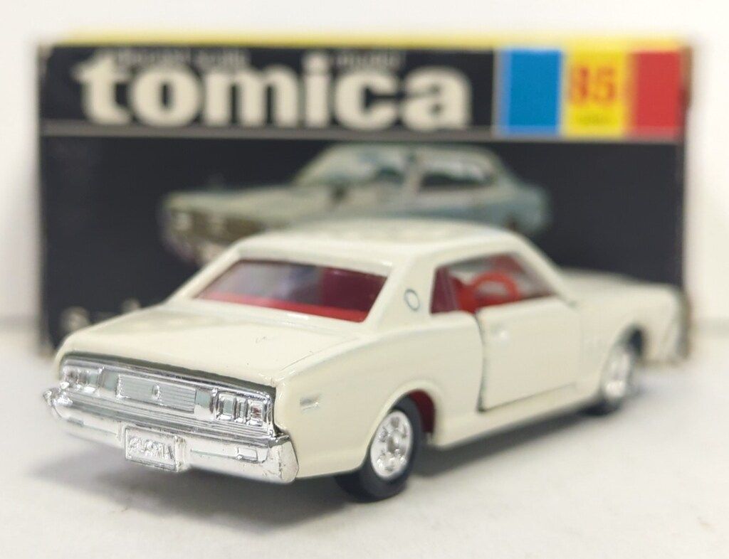 トミー トミカ黒箱 ニッサングロリア2000GX アイボリー 1E 85-1