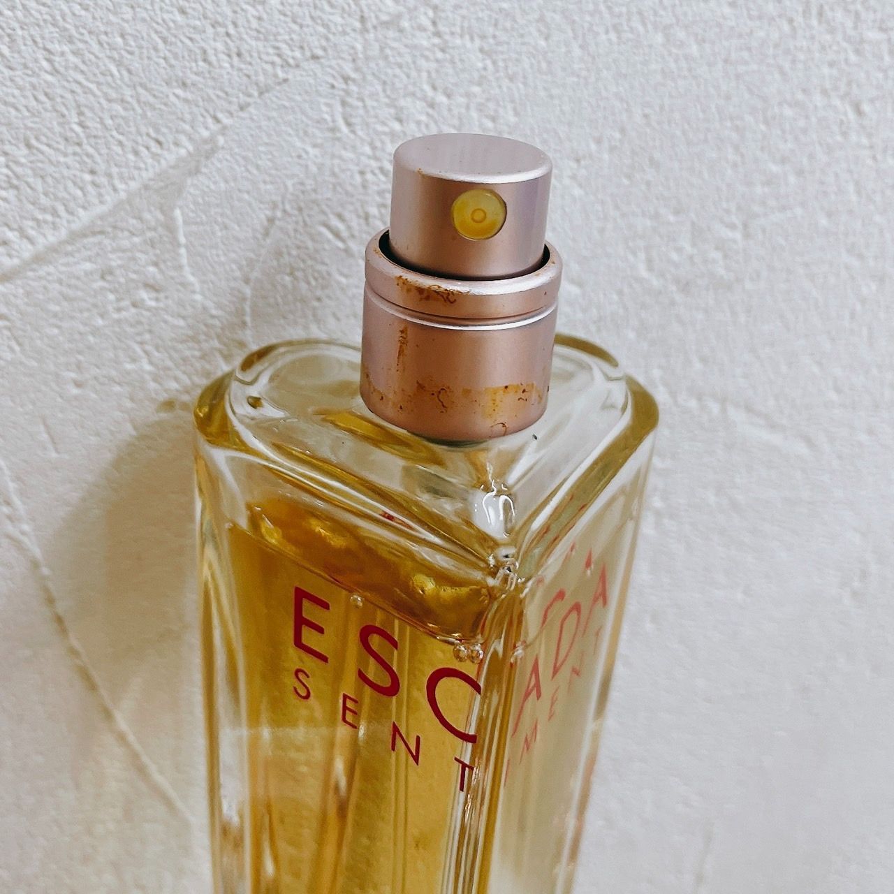 【残量8割】ESCADA　 エスカーダ 　SENTIMENT　センティメント オードトワレ EDT スプレー