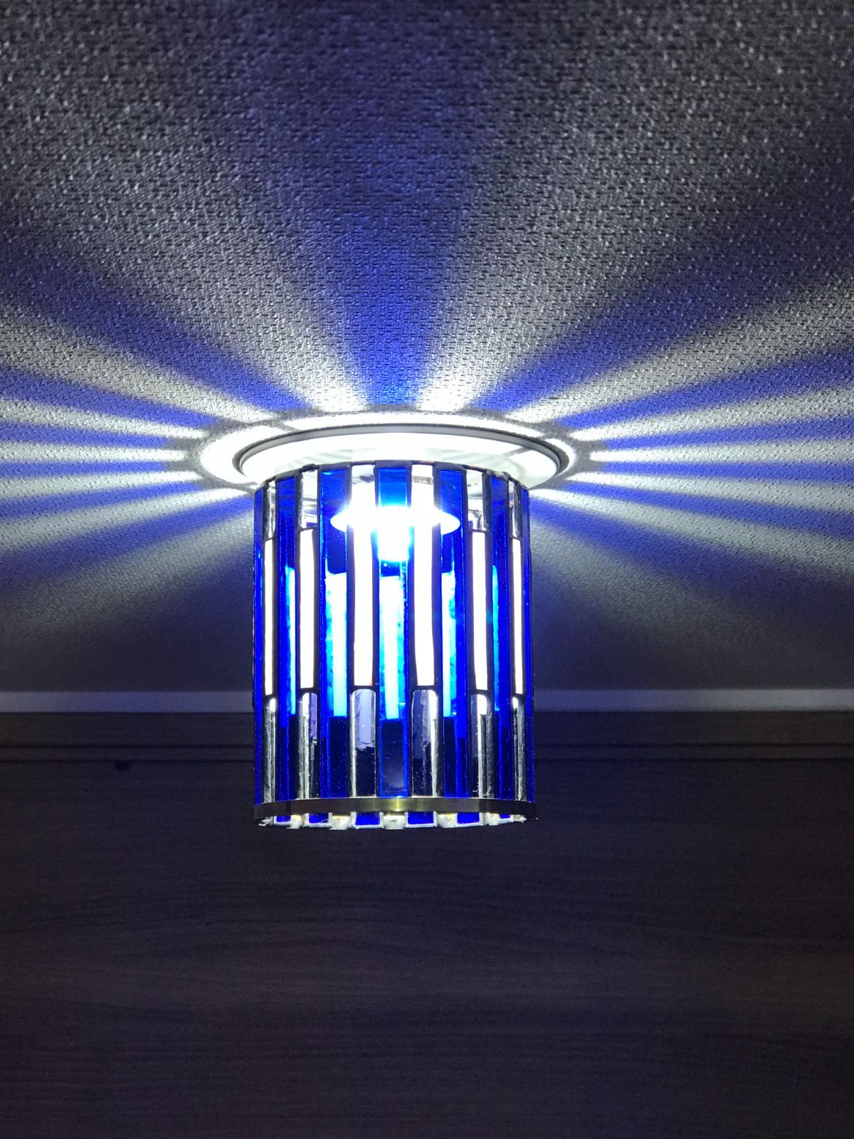 青ストライプのダウンライト ver.③ ステンドグラスとLED（白昼色 