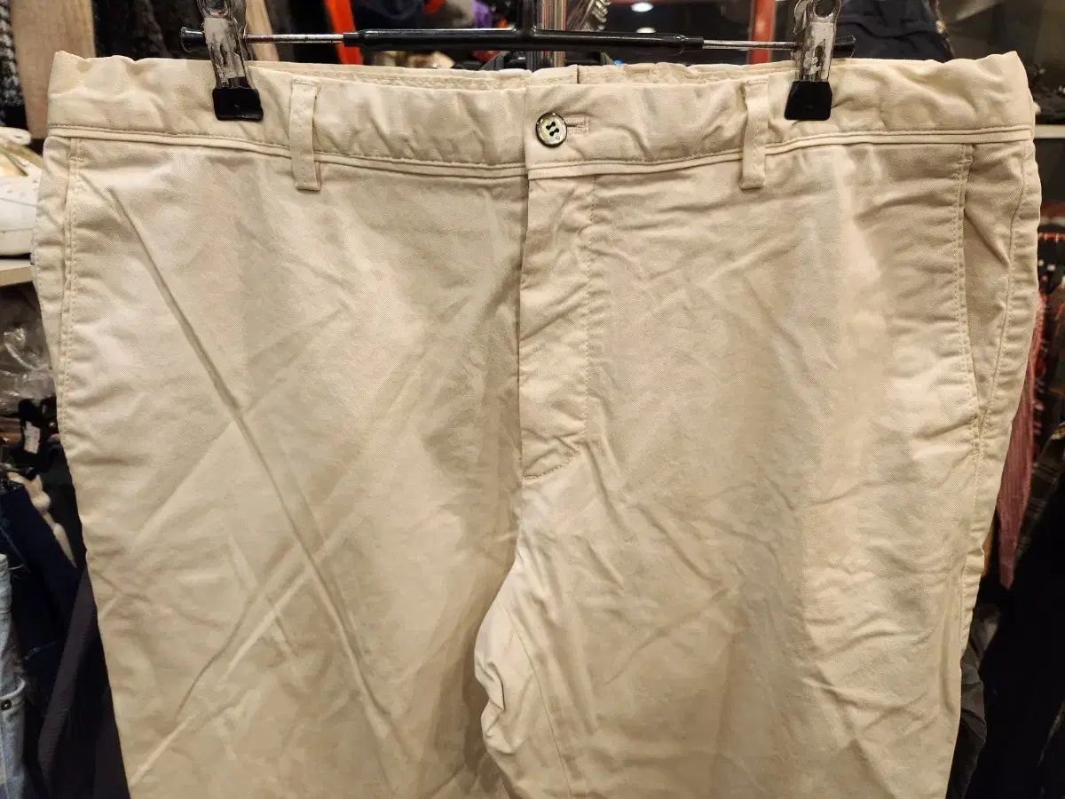 248 チノパンツ