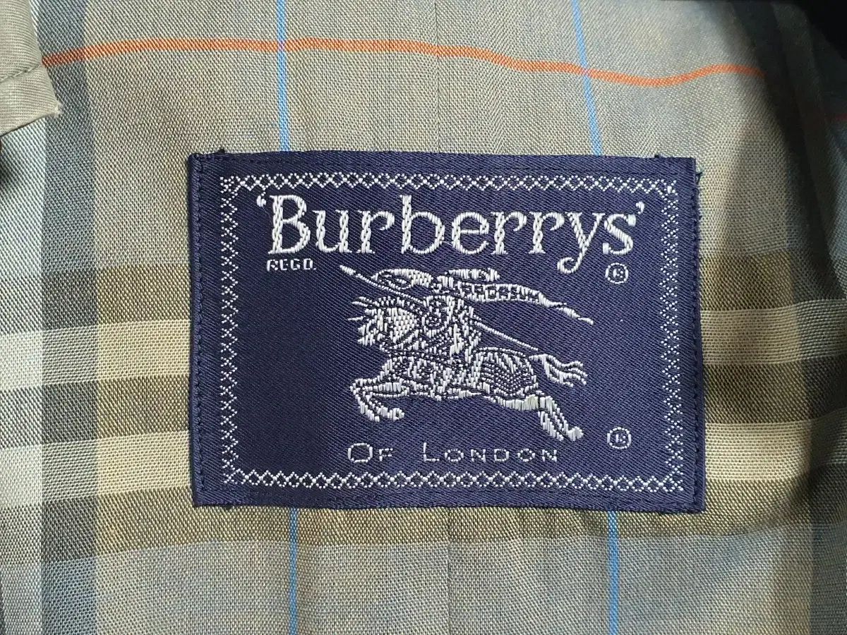 Simple Project 新品 プリーツ ショルダーバッグ シルバー Simple Project プリーツ ショルダーバッグ シルバー Versatile