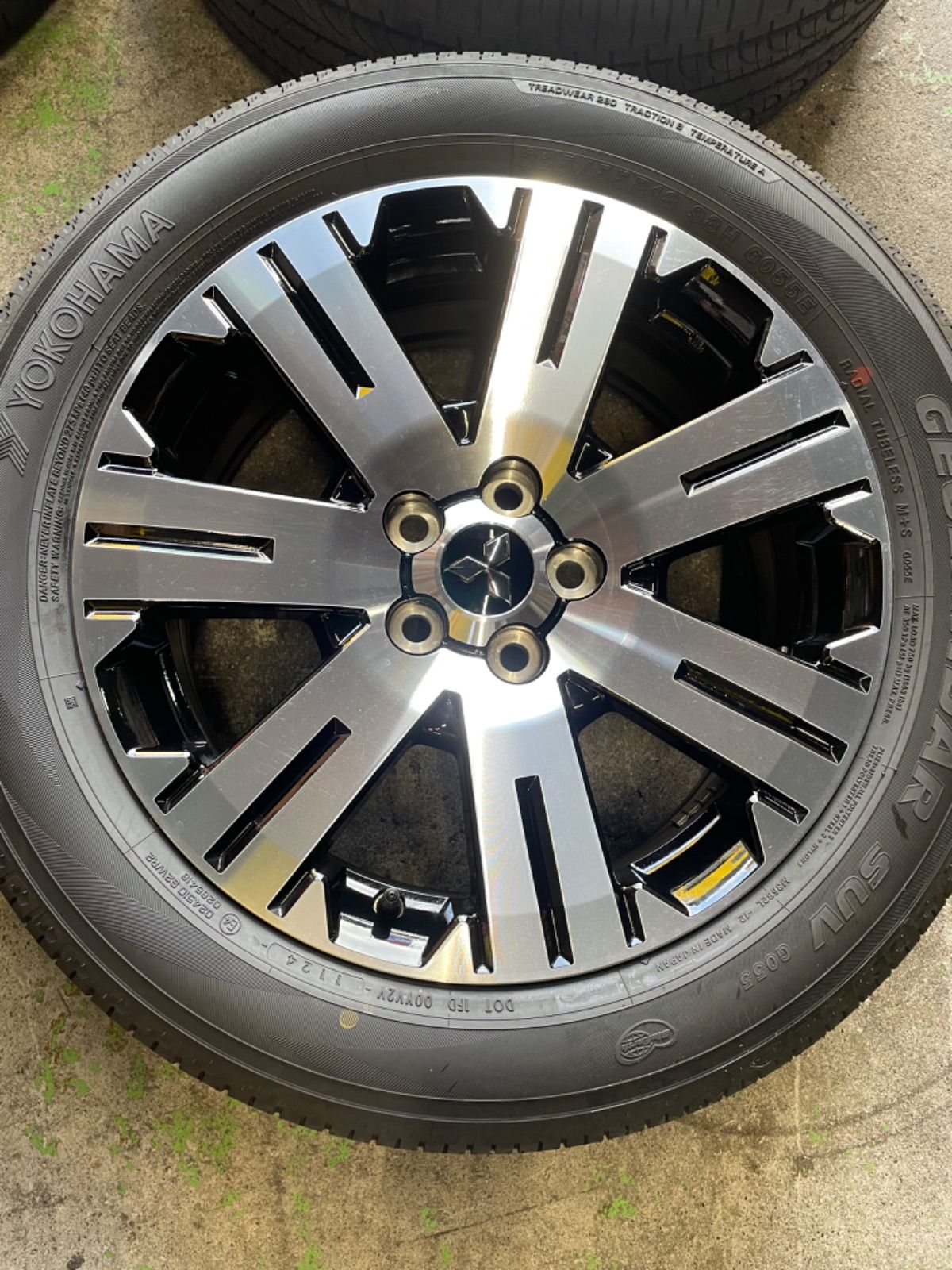 中古美品 ミツビシ デリカ D:5 純正 18×7.0j+38 5/114.3 ヨコハマ ジオランダーSUV G055 225/55R18 新品イボ付タイヤホイール4本セット MITSUBISHI D5 ENKEI製 エンケイ