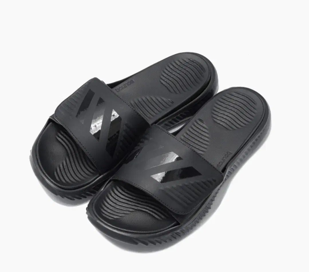 adidas アディダス アルファバウンス スリッパ 黒 240