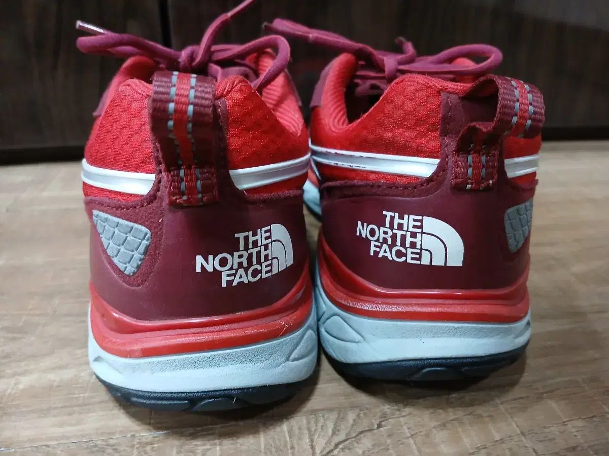 NORTH FACE