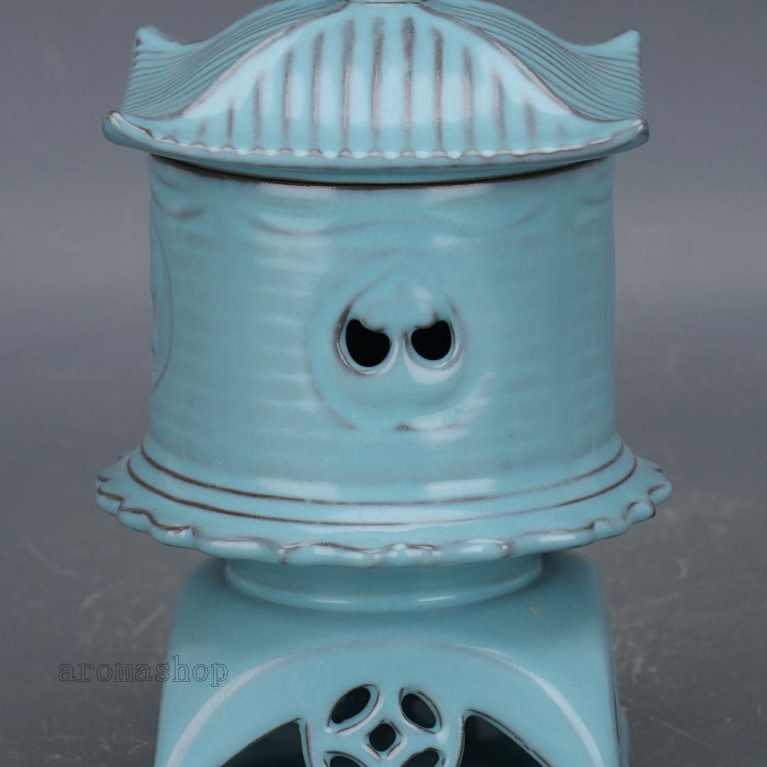 汝窯鉄胎青釉彫り彫り三本足香炉 景徳鎮 陶磁器 装飾品 現代工芸品 美術品 置物 汝窯鉄胎青釉彫り彫り三本足香炉 景徳鎮 陶磁器 装飾品 現代工芸