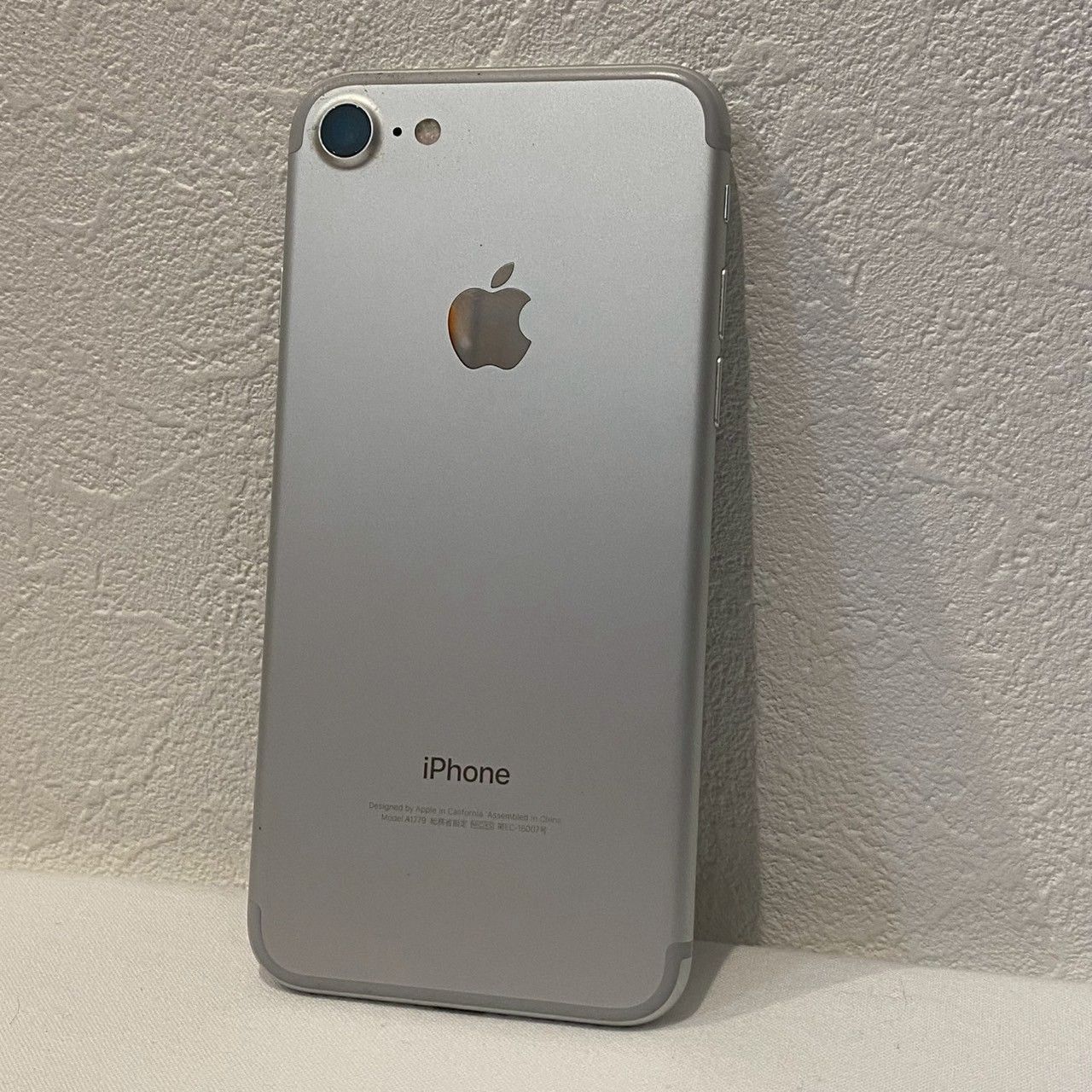 値下！【美品】iPhone 7 シルバー 128GB 電池98% 値下！【美品】iPhone 7 シルバー 128GB 電池98