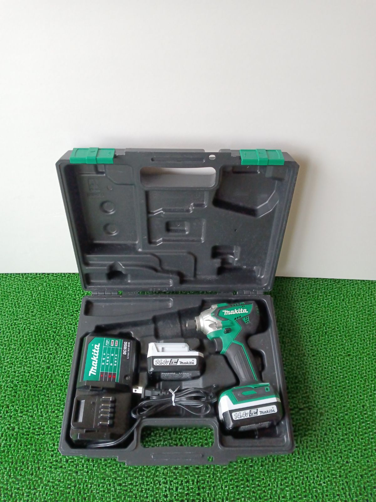即購入OK!中古品】マキタ 14.4V 充電式インパクトドライバ 即購入OK!中古品】マキタ 14.4V 充電式インパクトドライバ