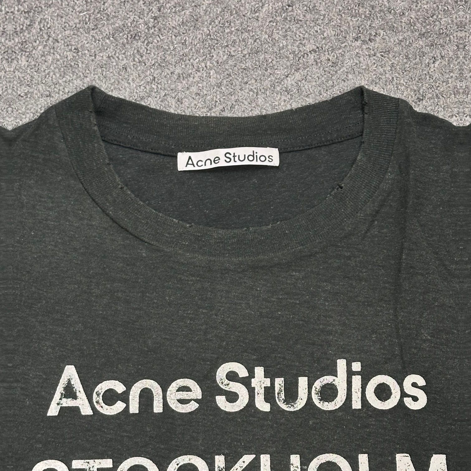 参考上代51700円 Acne Studios スタンプロゴ ダメージTシャツ