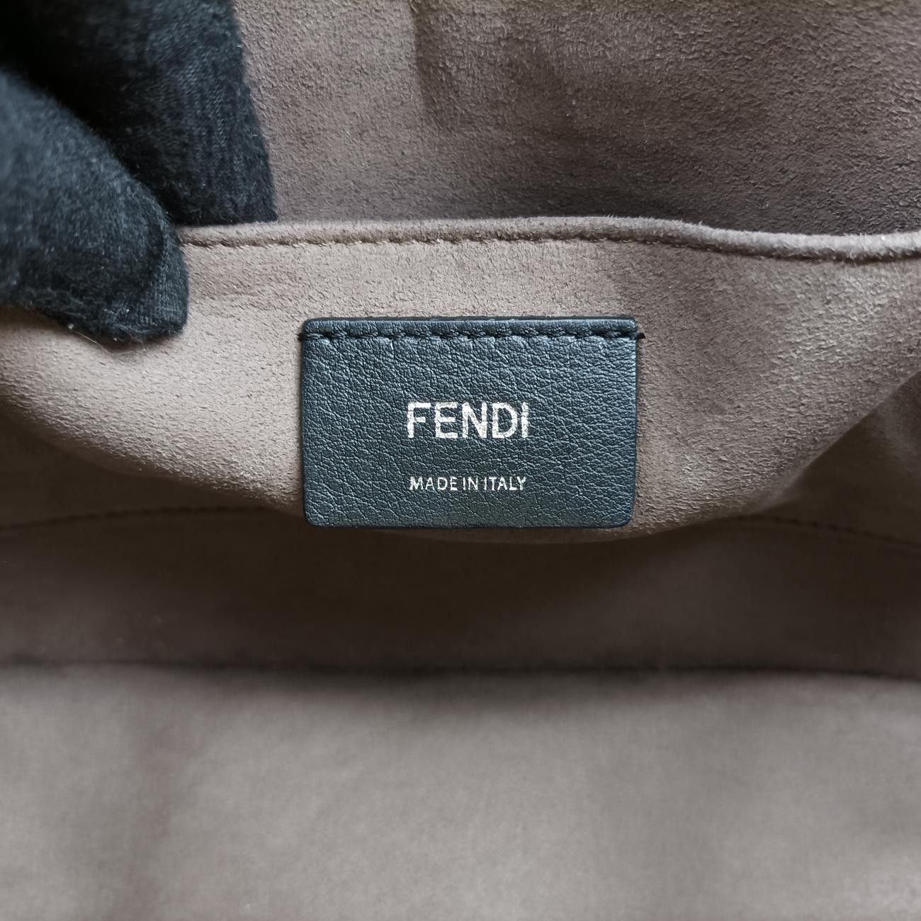 フェンディFendiキャナイエフブラックレザー8BT2848BT284-2IH