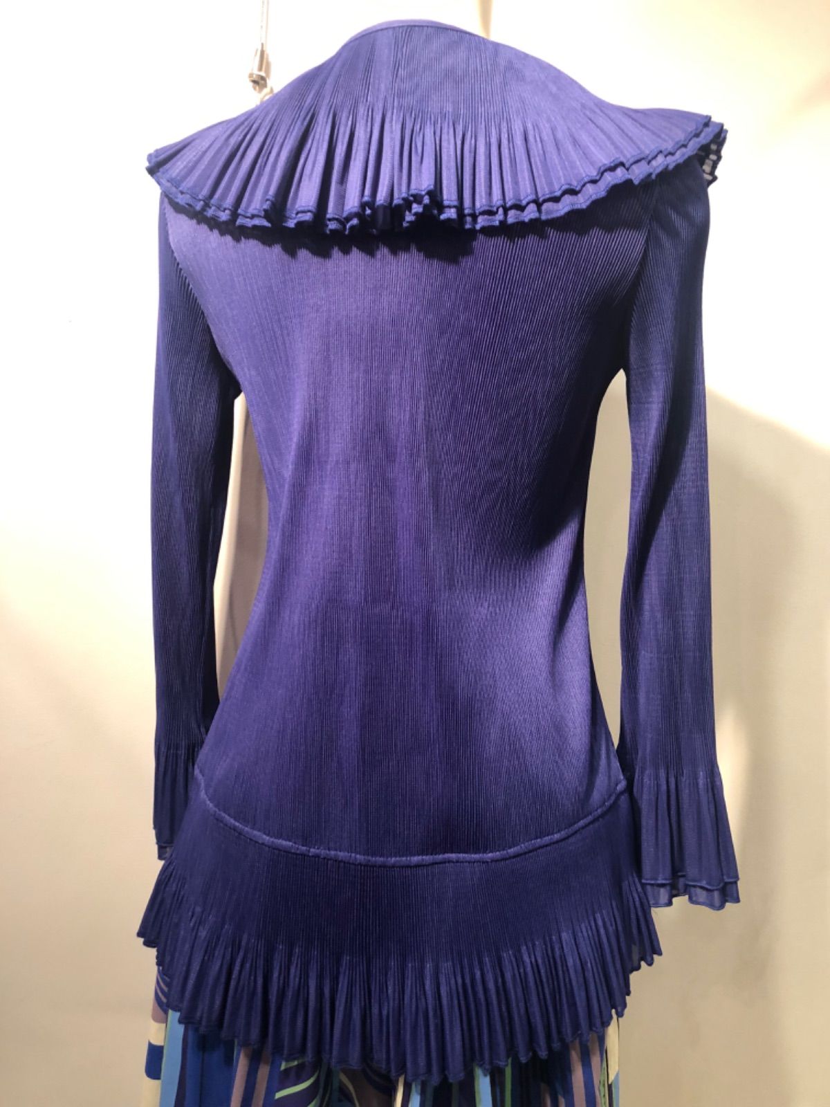 新品プリーツフリルジャケット カーディガン レアカラーパープル系  