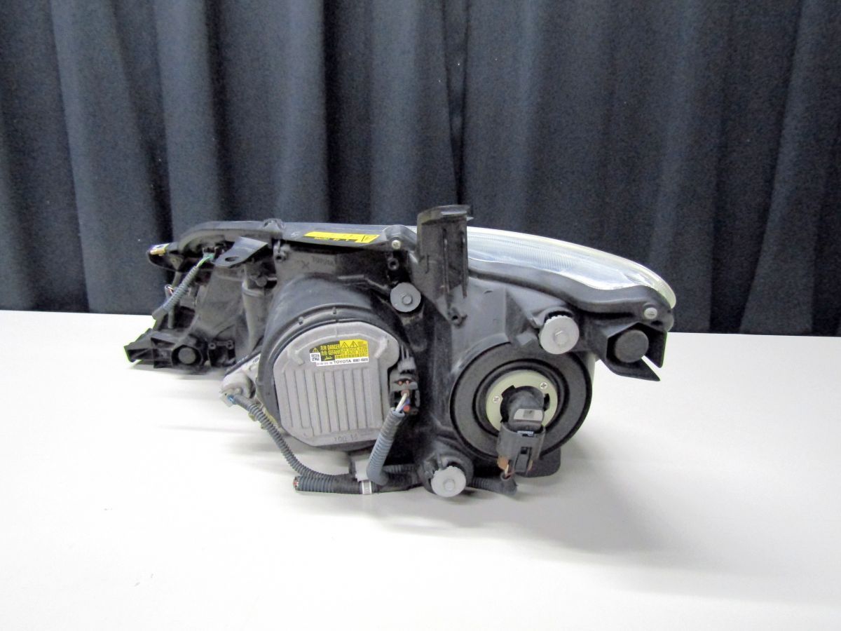 トヨタ 160 カローラフィールダー 前期 純正 右 HID ヘッドライト