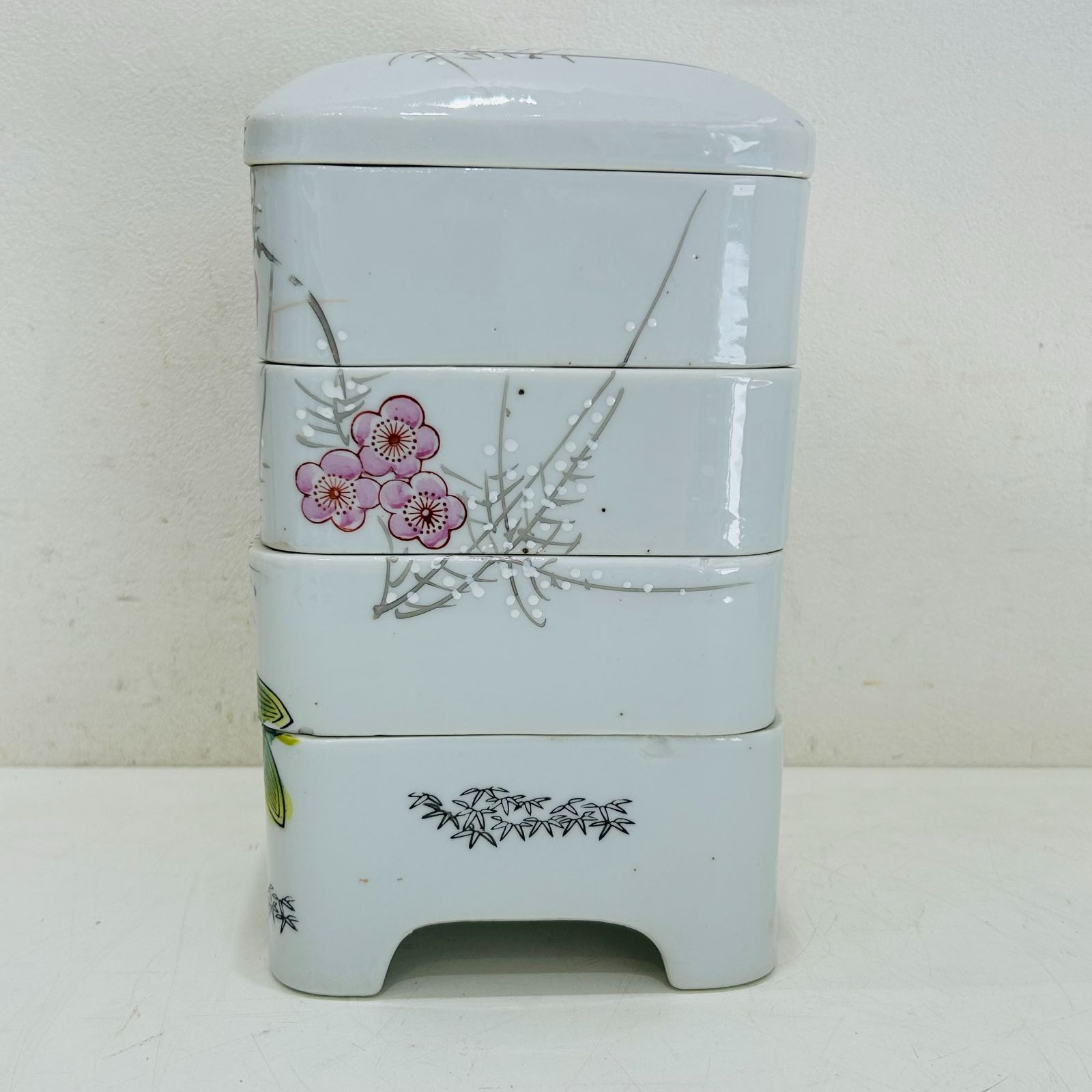 骨董品　大正ロマン　蓋付き四段重　陶器製　金彩松竹梅と旭日鶴飛来 有田焼 染錦金彩 松竹梅鶴絵 小付 9.5cm 其泉窯の通販