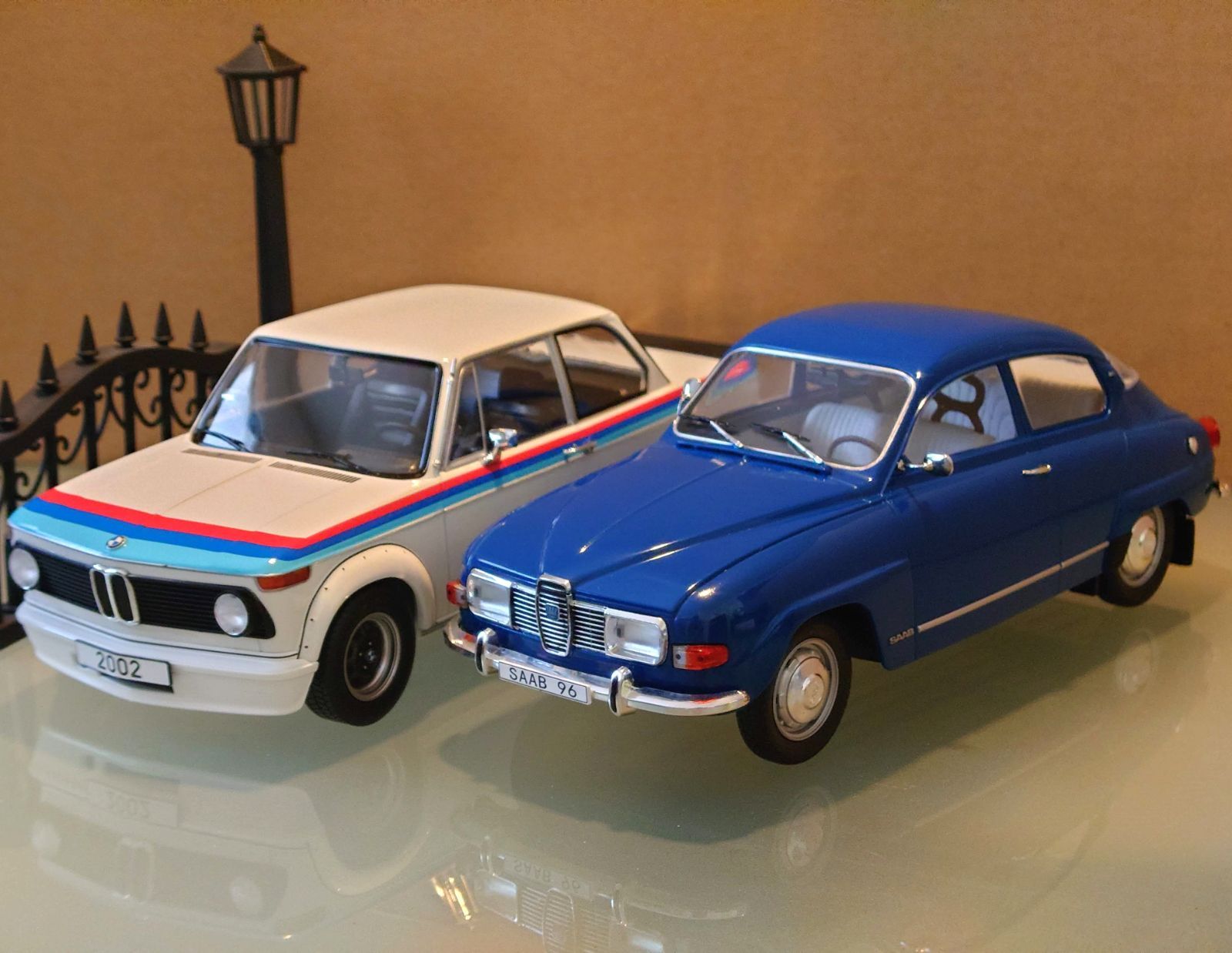 1/18 BMW 最高 2002ターボ ホワイト 1973 MCG製 ダイキャスト製