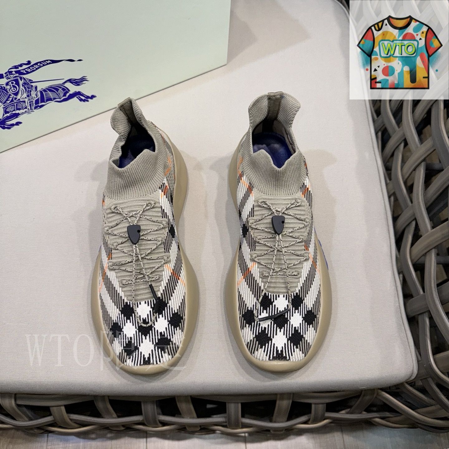 【国内即発】BURBERRY チェック ニット ボックススニーカー BURBERRY - 新品 BURBERRY チェック ニット ボックススニーカー