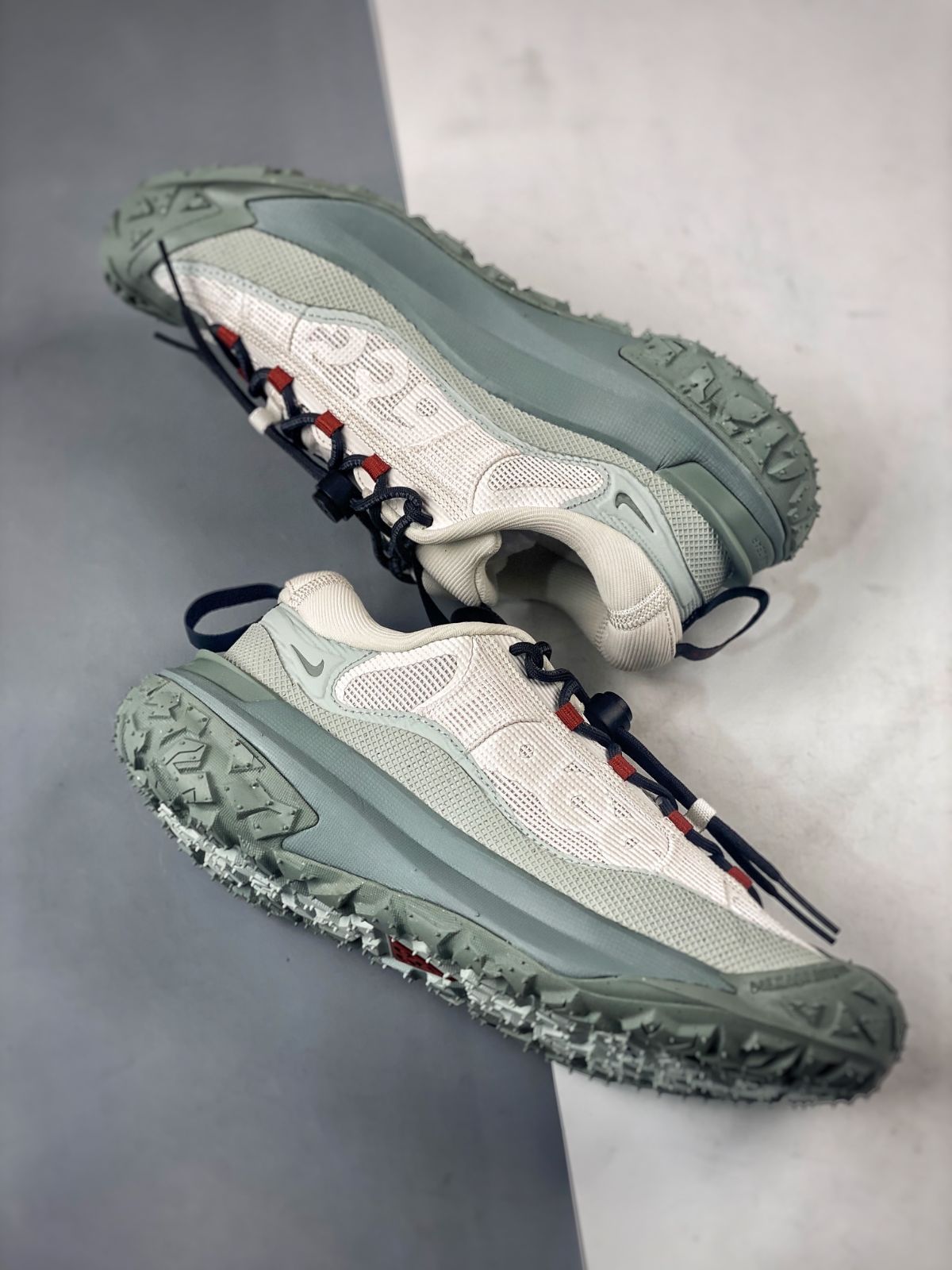 NIKE ACG マウンテンフライ 2 LOW GORE-TEX