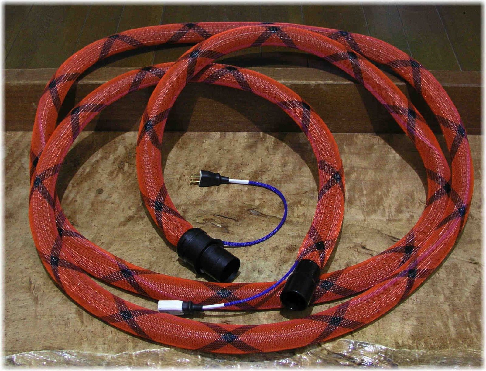 マキタ集塵機用スパイラルホース 内径28x5m赤色カバー付! 割れない