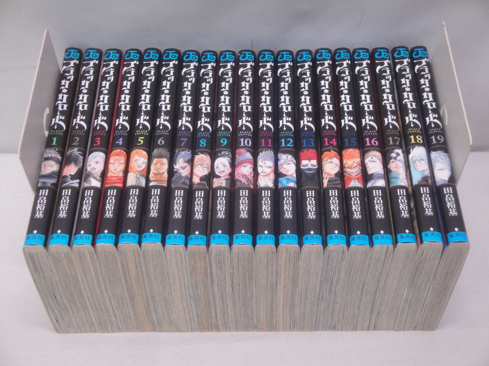 ブラッククローバー　全巻セット　1〜36巻 おまけ　関連本　９冊付き ブラッククローバー全巻セット1-36巻 ブラッククローバー 全巻セット 1