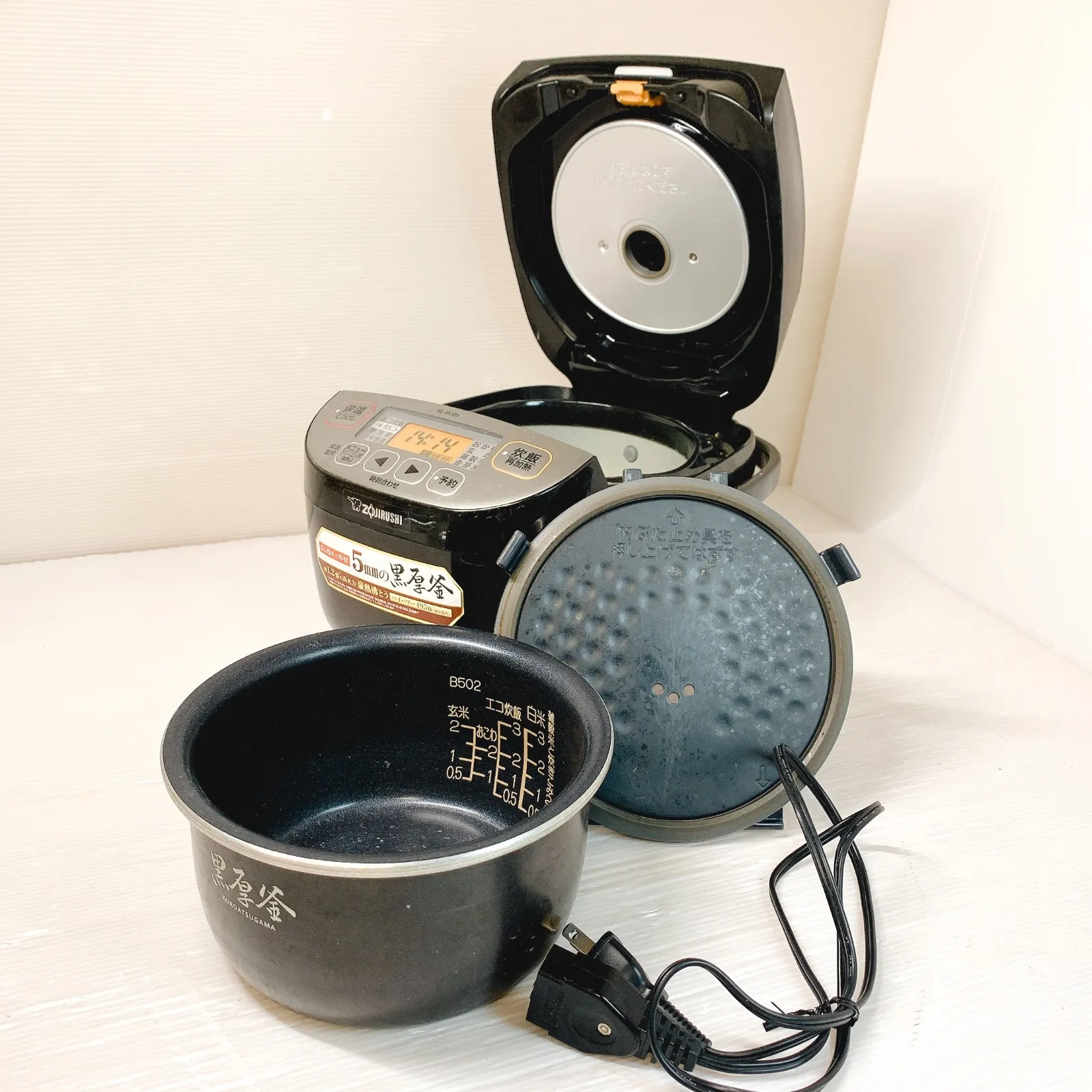 【未開封】Zojirushi マイコン炊飯ジャーNL-BU05-BA 取寄品』象印マホービン 炊飯器 極め炊き マイコン炊飯ジャー 3合