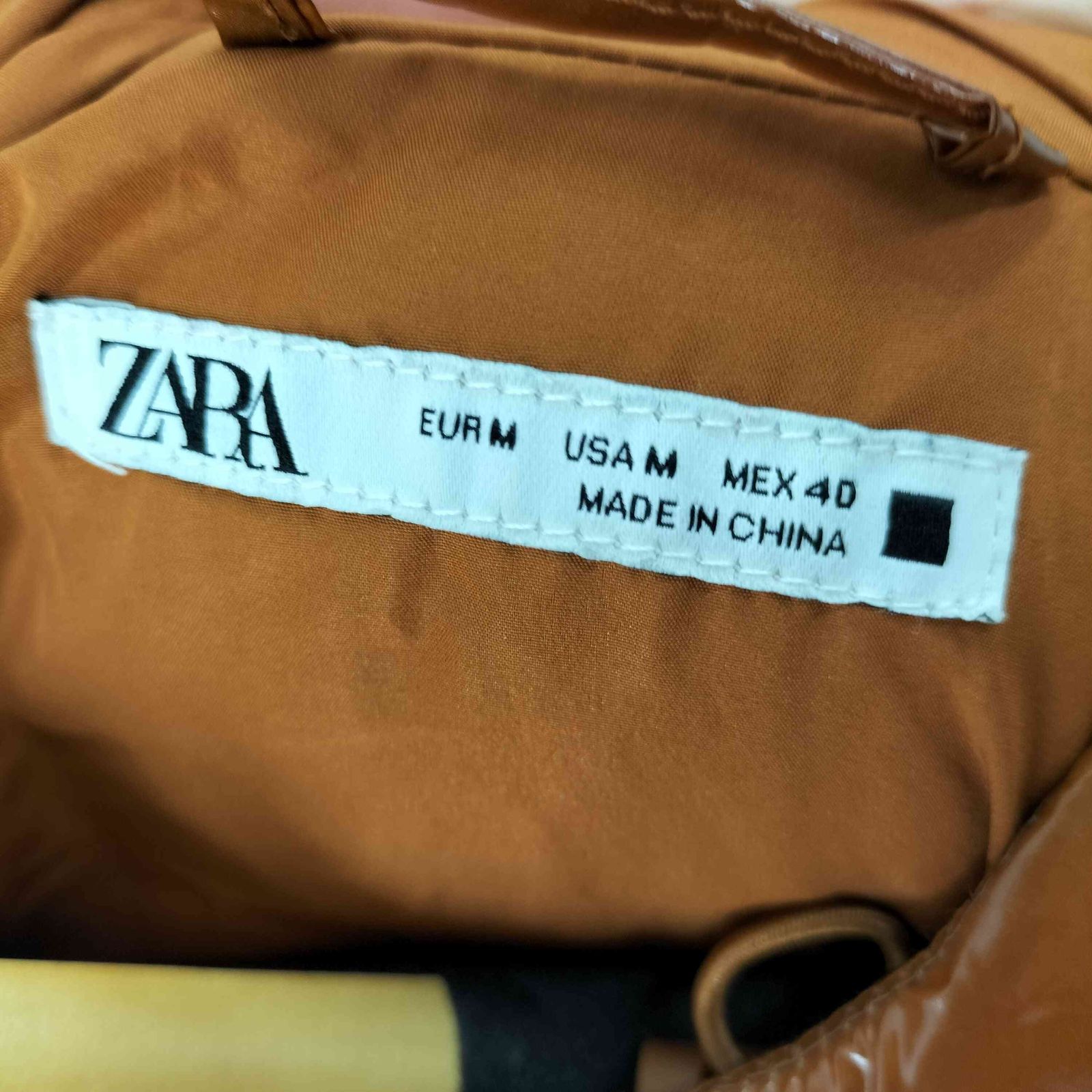 ザラ ZARA エナメルコーティング中綿フーデッドジャケット レディース 