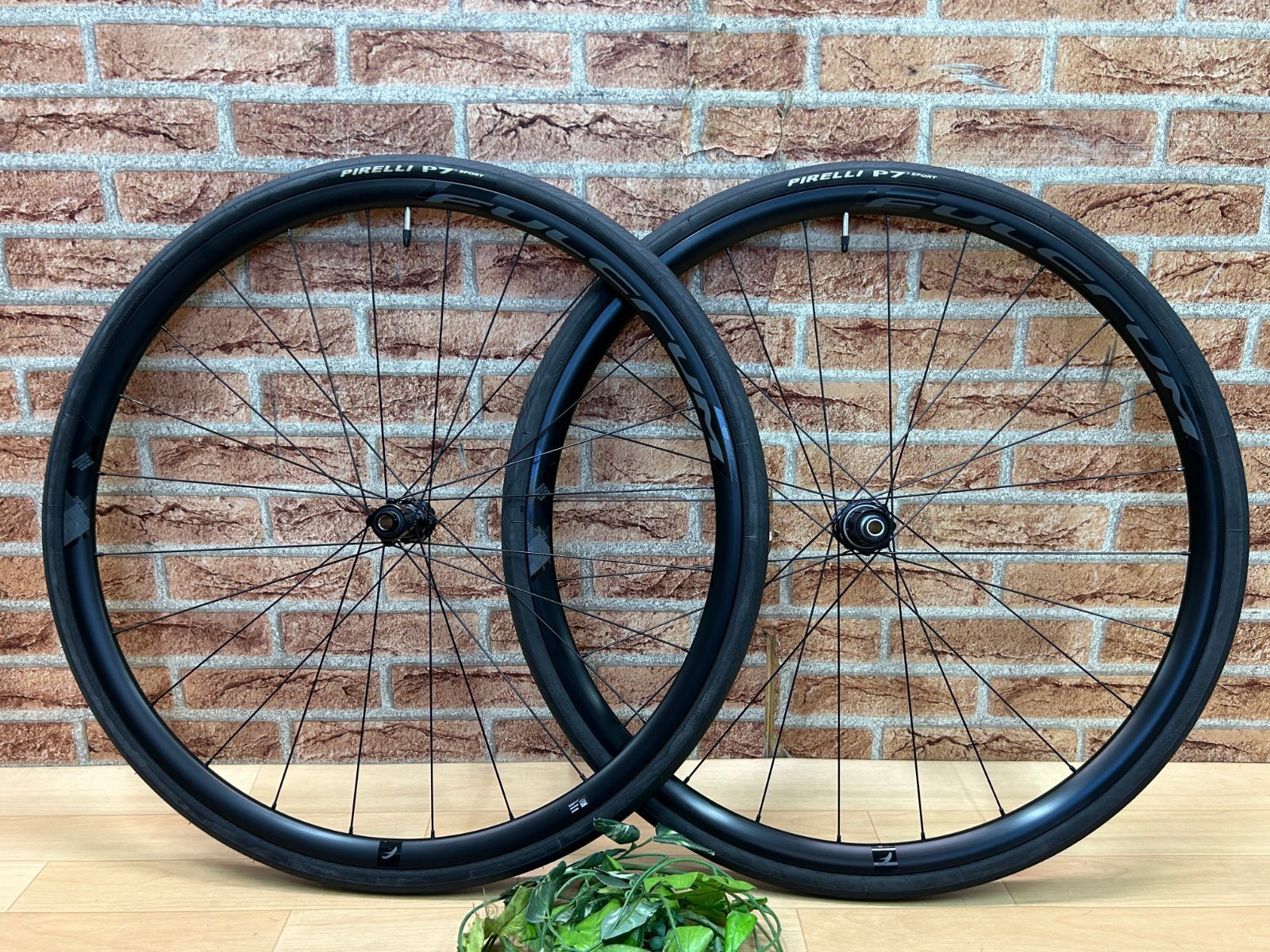 テルスポ イチ推し!! 未走行!! FULCRUM RACING 600 DB 2-WAY FIT