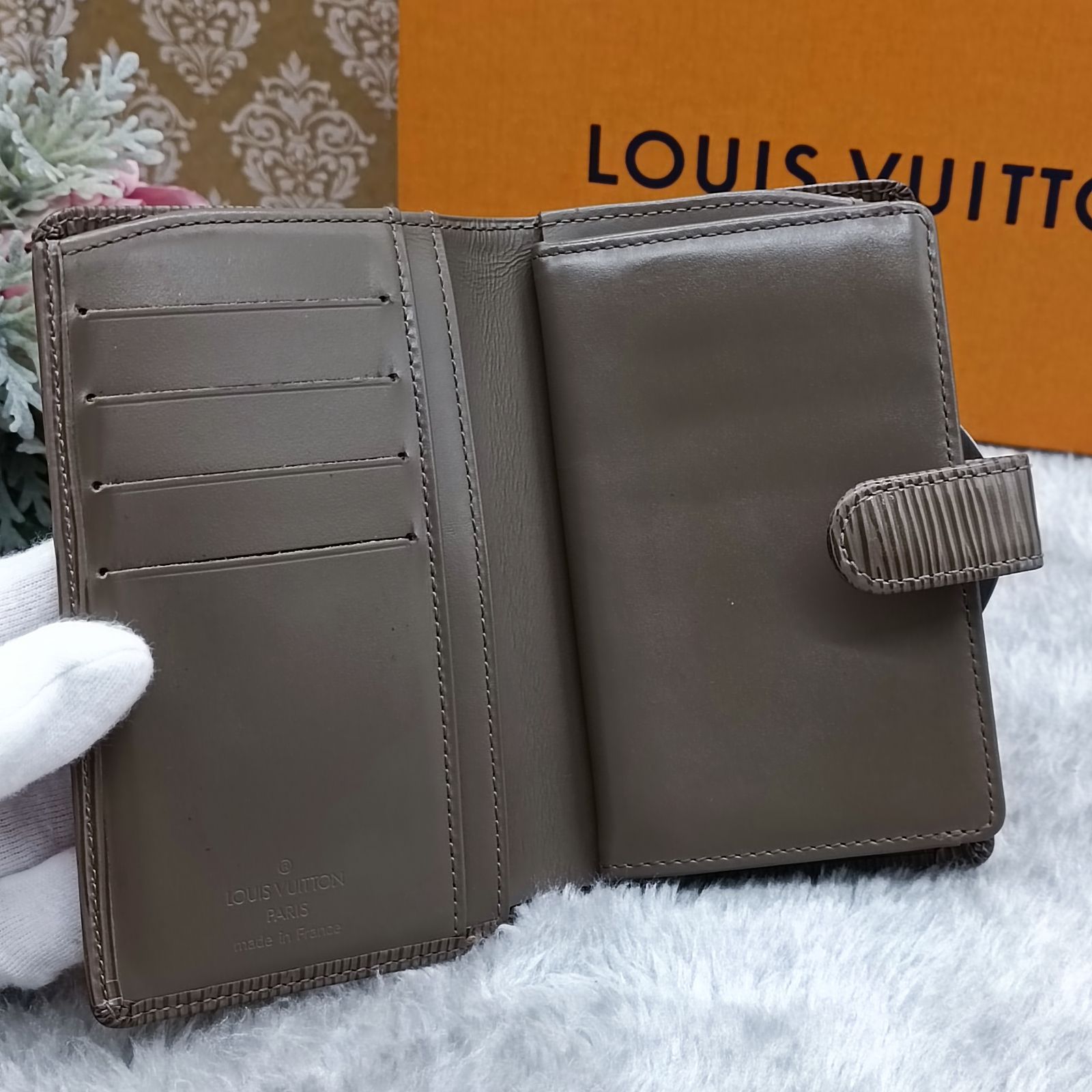 LOUISVUITTON 》 ルイヴィトン エピ ポルトフォイユヴィエノワ 折財布