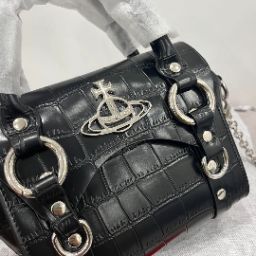 Vivienne Westwood BETTYクロコミニショルダーバッグ 黒 - メルカリ