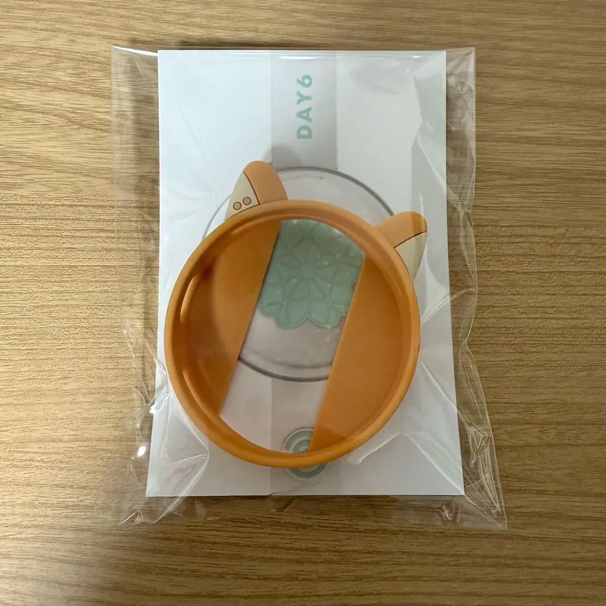 【新品】DAY6 デイシックス　未開封　公式　LIGHT BAND 2個 Amazon.co.jp: DAY6 オフィシャルグッズライトバンドVer2 (DAY6