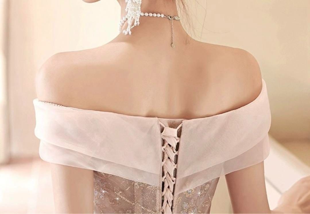 花柄にオシャレなデザインが煌びやかなオフショルロングドレス