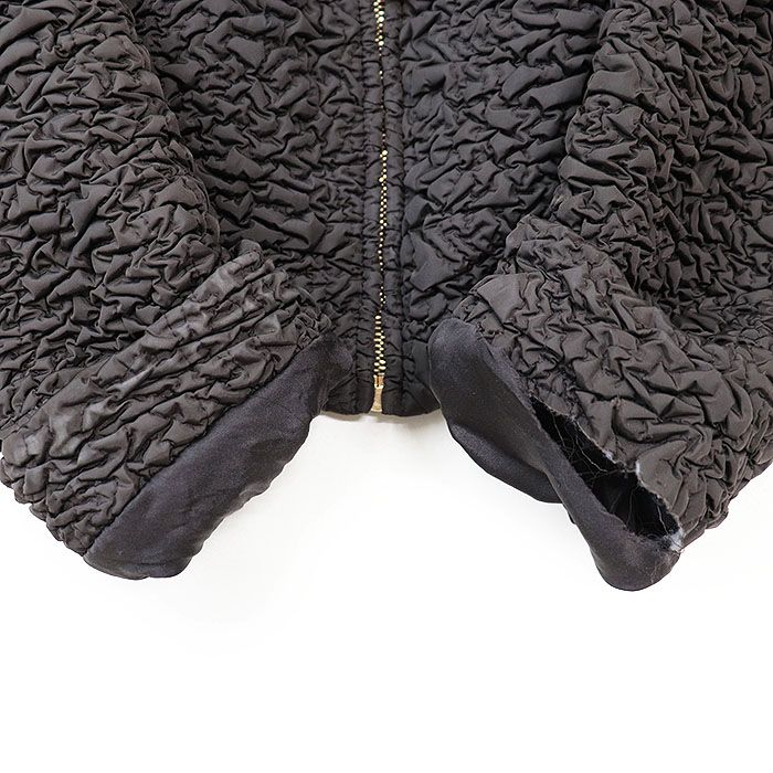 カーキブラウン