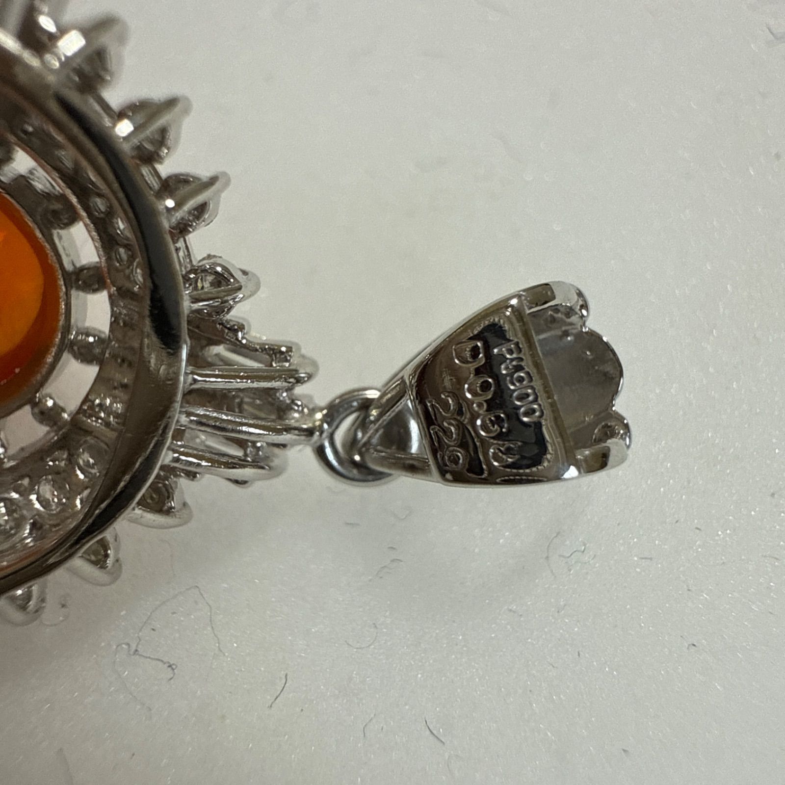 鑑別書付きPt900ファイアオパール/天然ダイヤモンドペンダントトップ　未使用 鑑別書付きPt900ファイアオパール/天然ダイヤモンドペンダントトップ