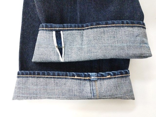 デニムパンツ