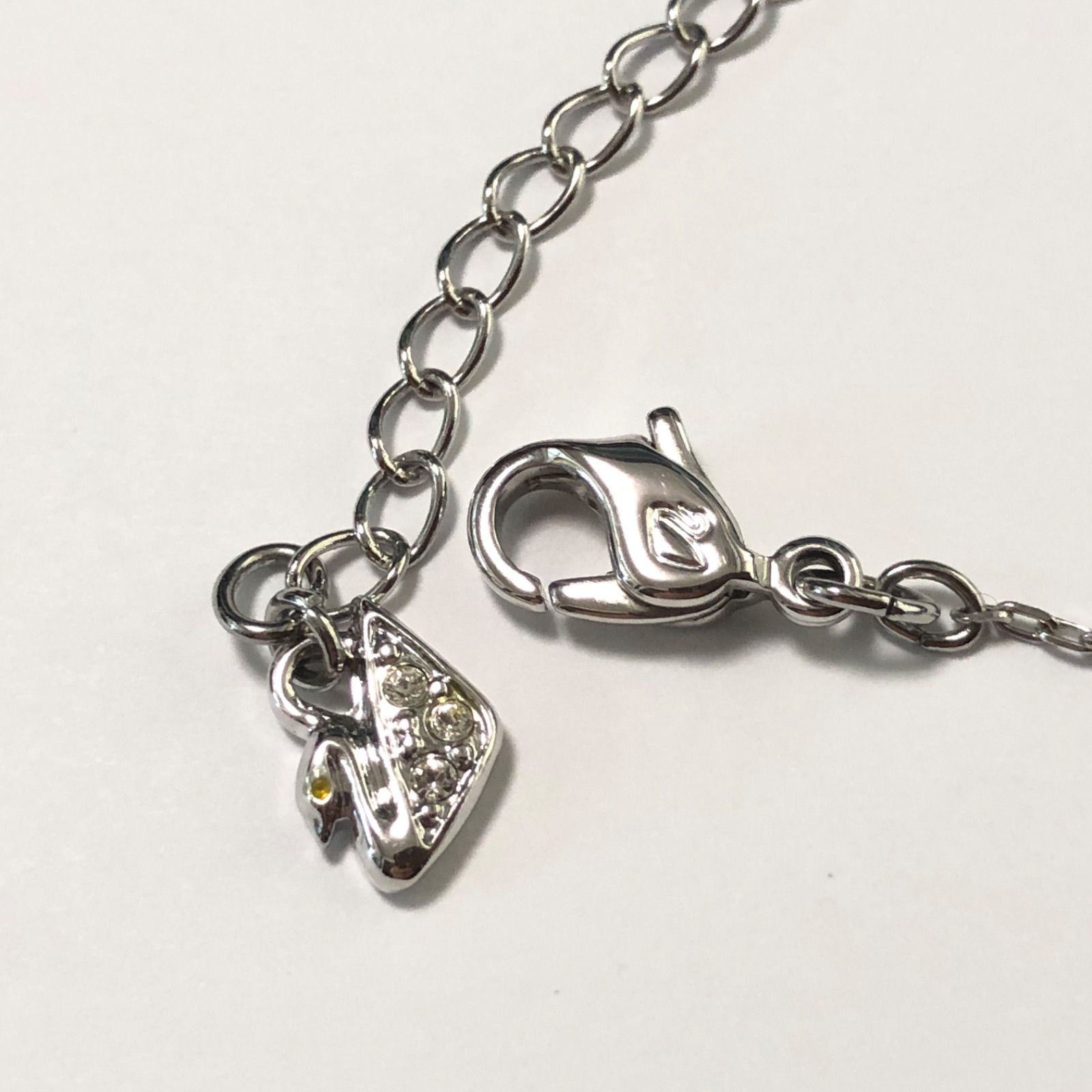 SWAROVSKI　スワロフスキー　シルバー　ネックレス　V字 美品 SWAROVSKI スワロフスキー アクセサリー ネックレス V字