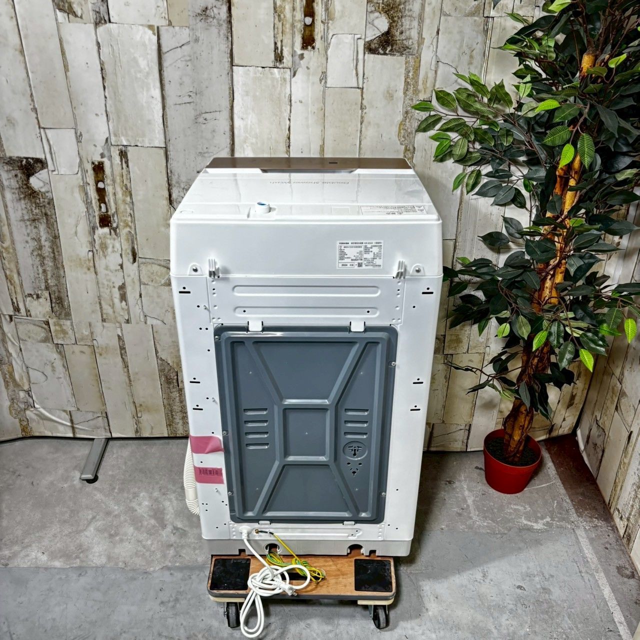 取付無料！完動品！SHARPホワイト冷蔵庫・高性能東芝6kg洗濯機