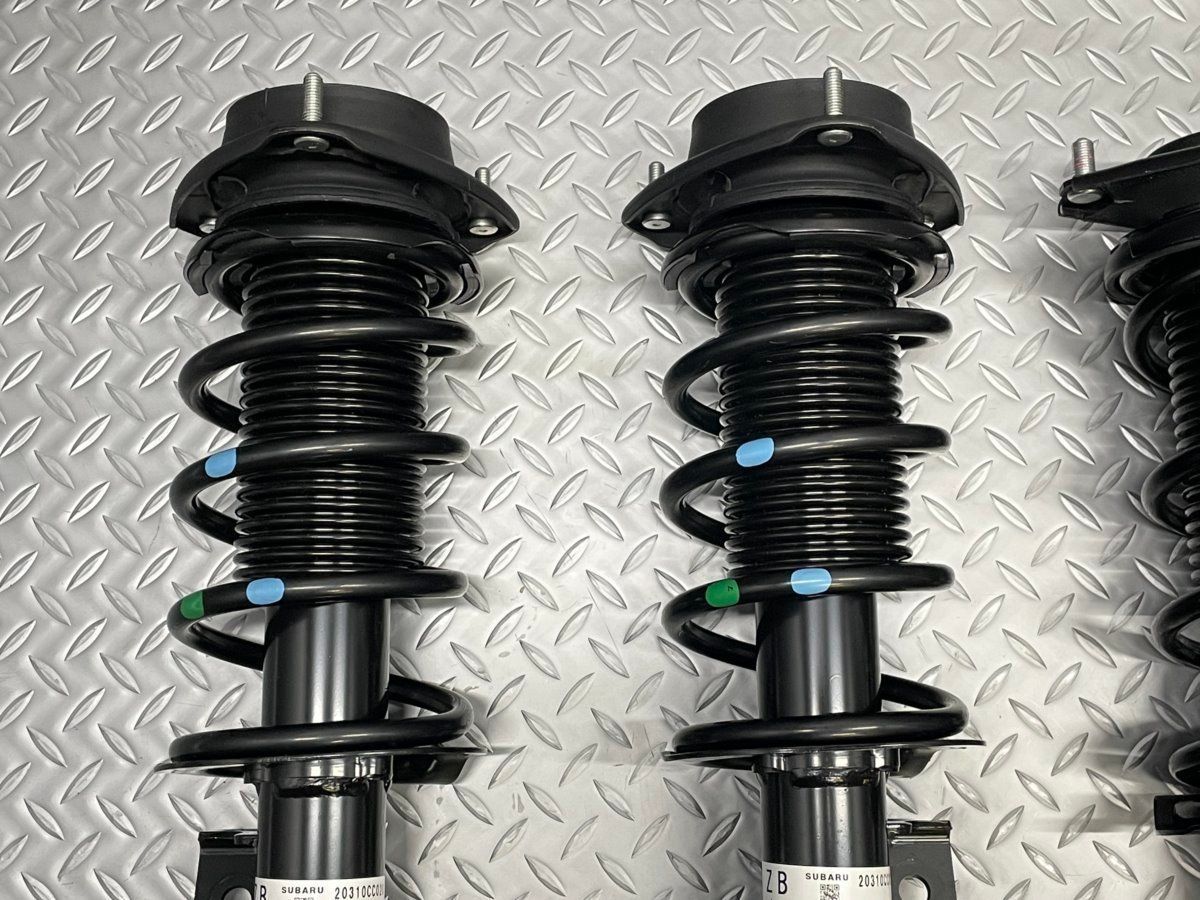 GR86 ZN8 純正サス　(新車外し) 限定SALE，爆買い GR86 D型 納車外し 純正サスペンション zn8 BRZ 86