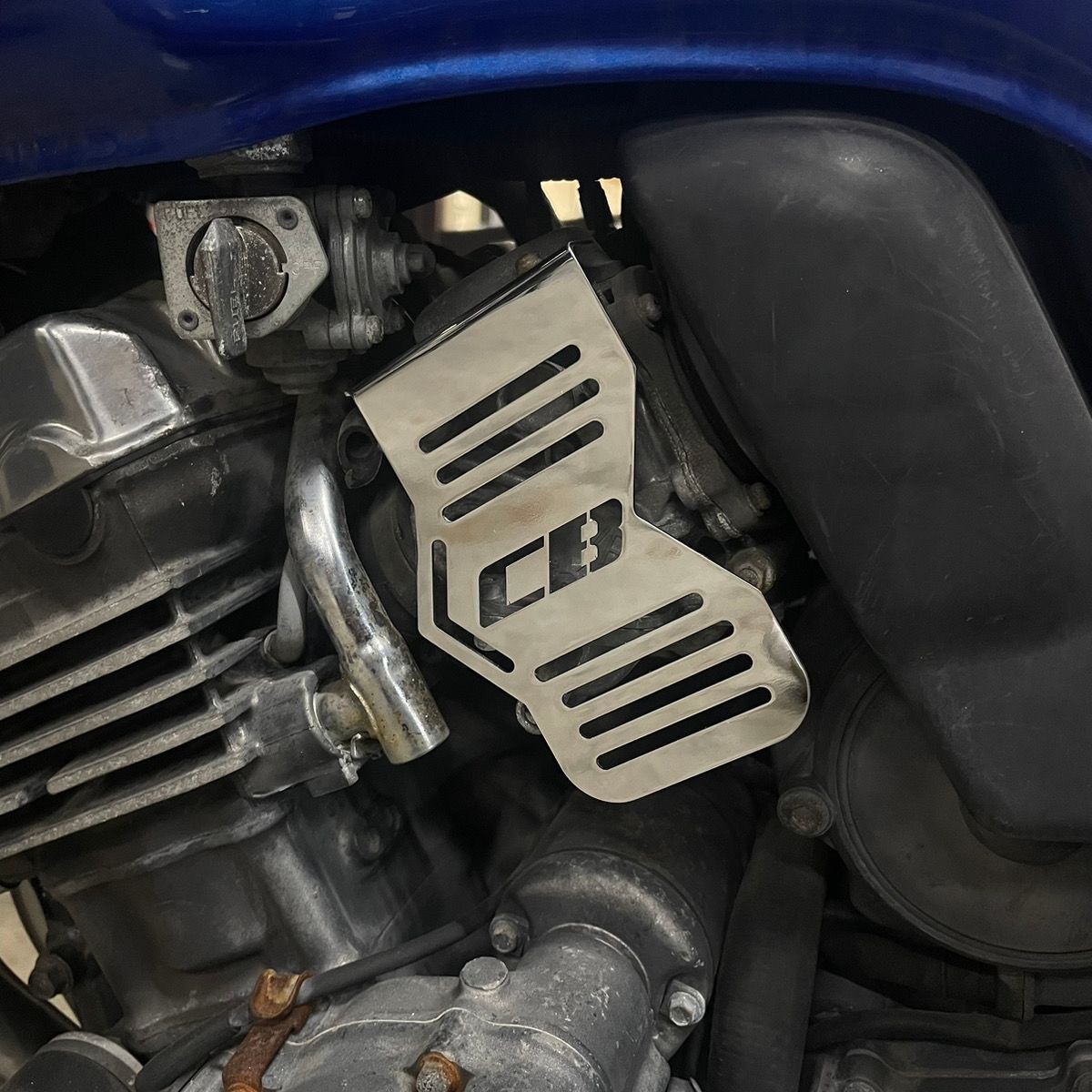 HONDA CB400SF NC31用ロゴ入りメッキキャブサイドカバー(〜95年) CB